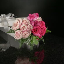 Load image into Gallery viewer,  18 Roses / Boxed / Basic