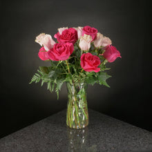 Load image into Gallery viewer,  18 Roses / Vase / Basic