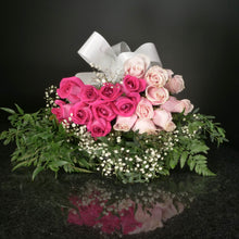 Load image into Gallery viewer,  18 Roses / Hand-Tied / Fancy