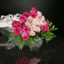 Load image into Gallery viewer,  24 Roses / Boxed / Basic
