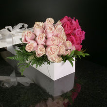Load image into Gallery viewer,  36 Roses / Boxed / Basic