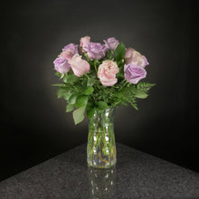 Load image into Gallery viewer,  12 Roses / Vase / Basic