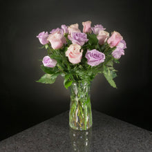 Load image into Gallery viewer,  18 Roses / Vase / Basic