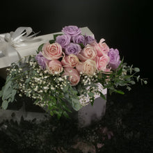 Load image into Gallery viewer,  18 Roses / Boxed / Fancy