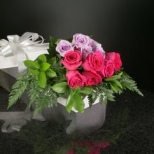 Load image into Gallery viewer,  12 Roses / Boxed / Basic