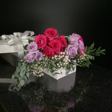 Load image into Gallery viewer,  18 Roses / Boxed / Fancy