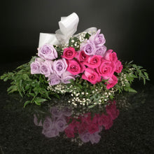 Load image into Gallery viewer,  18 Roses / Hand-Tied / Fancy