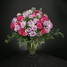 Load image into Gallery viewer,  50 Roses / Vase / Fancy