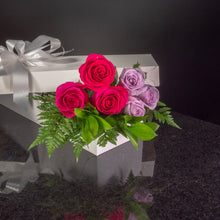 Load image into Gallery viewer,  6 Roses / Boxed / Basic