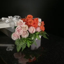 Load image into Gallery viewer,  18 Roses / Boxed / Basic