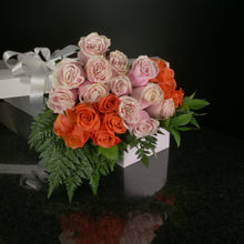Load image into Gallery viewer,  24 Roses / Boxed / Basic