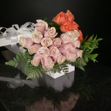 Load image into Gallery viewer,  36 Roses / Boxed / Basic