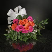 Load image into Gallery viewer,  12 Roses / Hand-Tied / Fancy