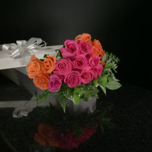 Load image into Gallery viewer,  18 Roses / Boxed / Basic