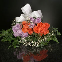 Load image into Gallery viewer,  18 Roses / Hand-Tied / Fancy