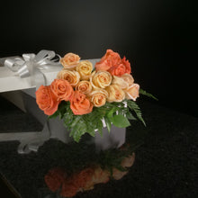 Load image into Gallery viewer,  18 Roses / Boxed / Basic