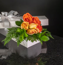 Load image into Gallery viewer,  6 Roses / Boxed / Basic
