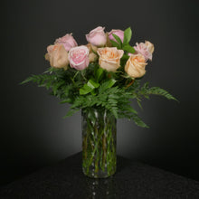 Load image into Gallery viewer,  12 Roses / Vase / Basic
