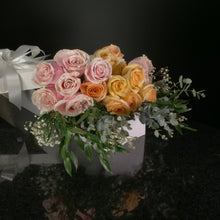 Load image into Gallery viewer,  18 Roses / Boxed / Fancy