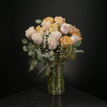 Load image into Gallery viewer,  18 Roses / Vase / Fancy