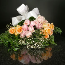 Load image into Gallery viewer,  18 Roses / Hand-Tied / Fancy