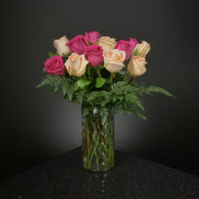 Load image into Gallery viewer,  12 Roses / Vase / Basic