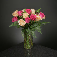 Load image into Gallery viewer,  18 Roses / Vase / Basic