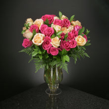 Load image into Gallery viewer,  50 Roses / Vase / Basic