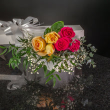 Load image into Gallery viewer,  6 Roses / Boxed / Fancy