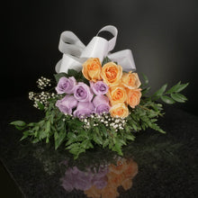 Load image into Gallery viewer,  12 Roses / Hand-Tied / Fancy