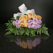 Load image into Gallery viewer,  18 Roses / Hand-Tied / Basic