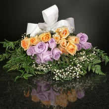 Load image into Gallery viewer,  18 Roses / Hand-Tied / Fancy