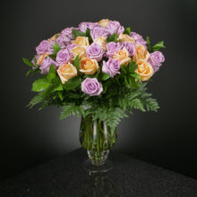 Load image into Gallery viewer,  50 Roses / Vase / Basic