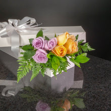 Load image into Gallery viewer,  6 Roses / Boxed / Basic