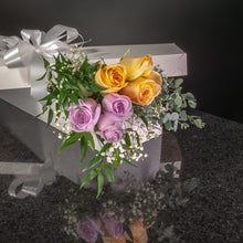 Load image into Gallery viewer,  6 Roses / Boxed / Fancy