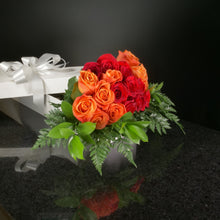 Load image into Gallery viewer,  18 Roses / Boxed / Basic