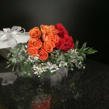 Load image into Gallery viewer,  18 Roses / Boxed / Fancy