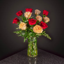 Load image into Gallery viewer,  12 Roses / Vase / Basic