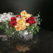 Load image into Gallery viewer,  18 Roses / Boxed / Fancy