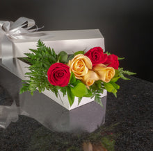 Load image into Gallery viewer,  6 Roses / Boxed / Basic