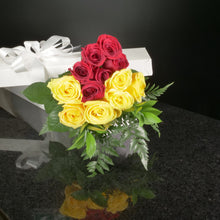 Load image into Gallery viewer,  12 Roses / Boxed / Basic