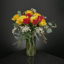 Load image into Gallery viewer,  18 Roses / Vase / Fancy