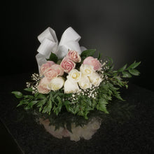 Load image into Gallery viewer,  12 Roses / Hand-Tied / Fancy