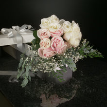 Load image into Gallery viewer,  18 Roses / Boxed / Fancy