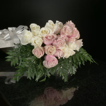 Load image into Gallery viewer,  24 Roses / Boxed / Basic