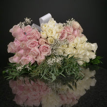 Load image into Gallery viewer,  50 Roses / Hand-Tied / Fancy