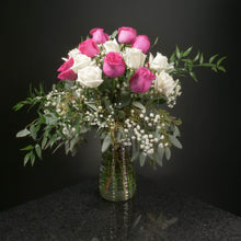 Load image into Gallery viewer,  18 Roses / Vase / Fancy