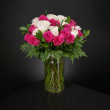 Load image into Gallery viewer,  36 Roses / Vase / Basic