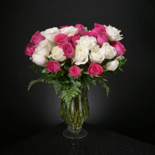 Load image into Gallery viewer,  50 Roses / Vase / Basic
