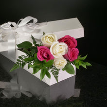 Load image into Gallery viewer,  6 Roses / Boxed / Basic